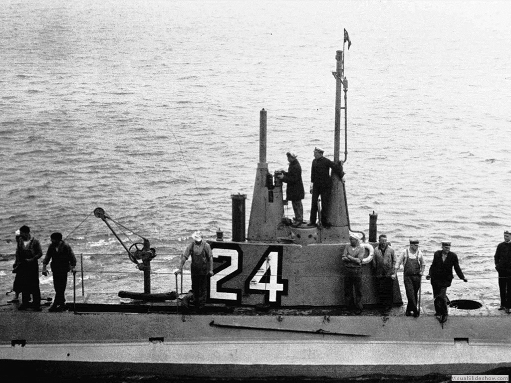 USS E-1 (SS-24)